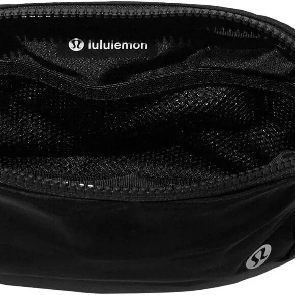 Lululemon Athletica Everywhere Belt Bag 1L (Black) - Picture 4 of 5